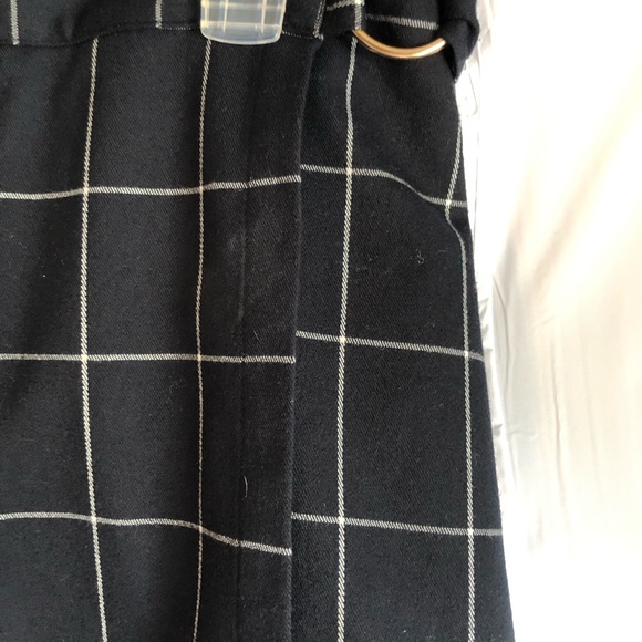 Navy skirt - Picture 3 of 6